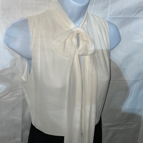 V- neck Jumpsuit - Picture 2 of 8